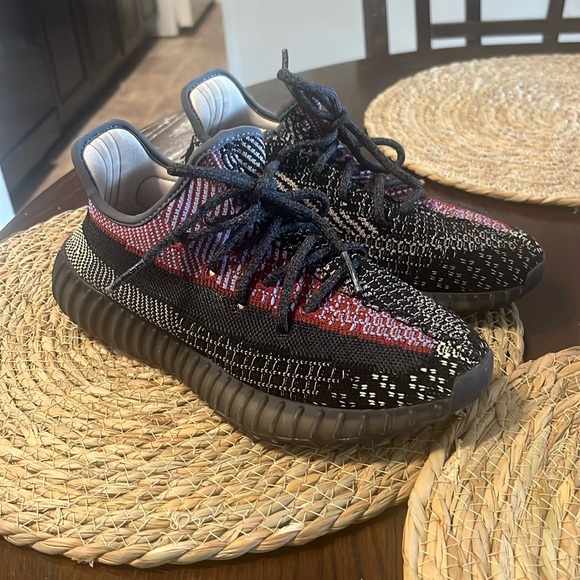 adidas Yeezy Boost 350 V2 Shoes Male 1/2 No box but good
